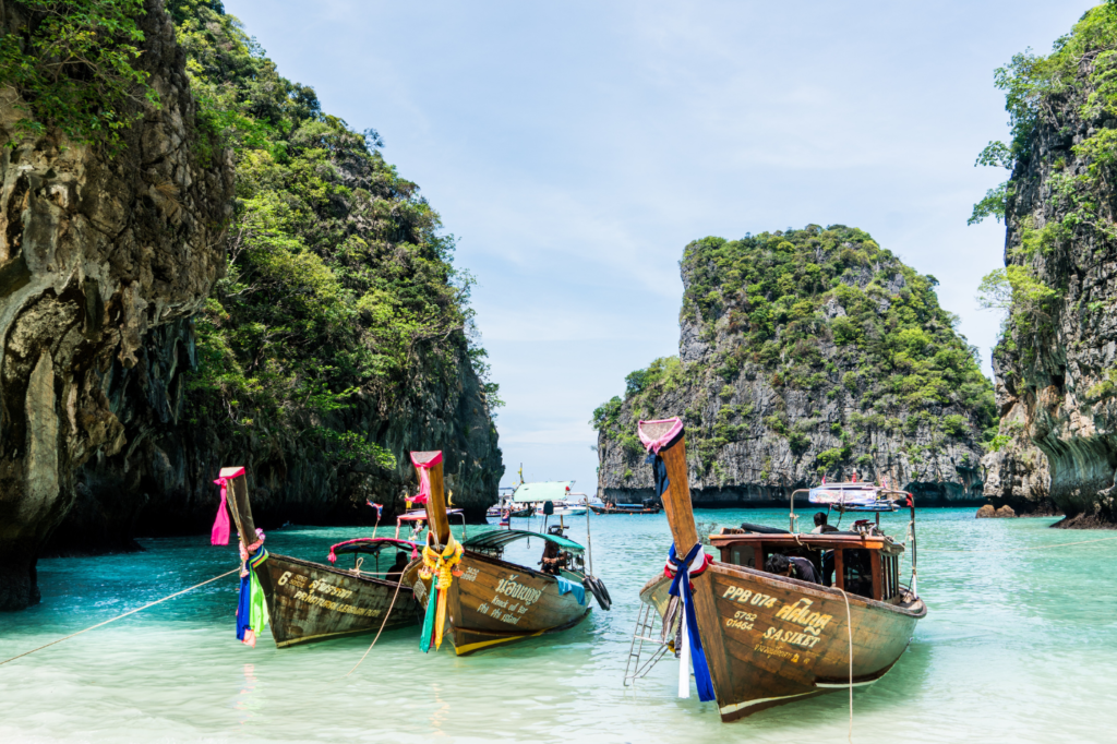 Island and 3 canoe boats